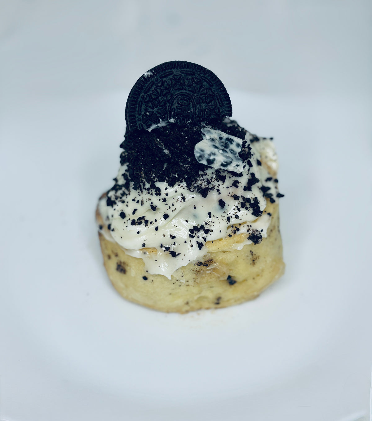 Cookies and Cream Cinnamon Roll